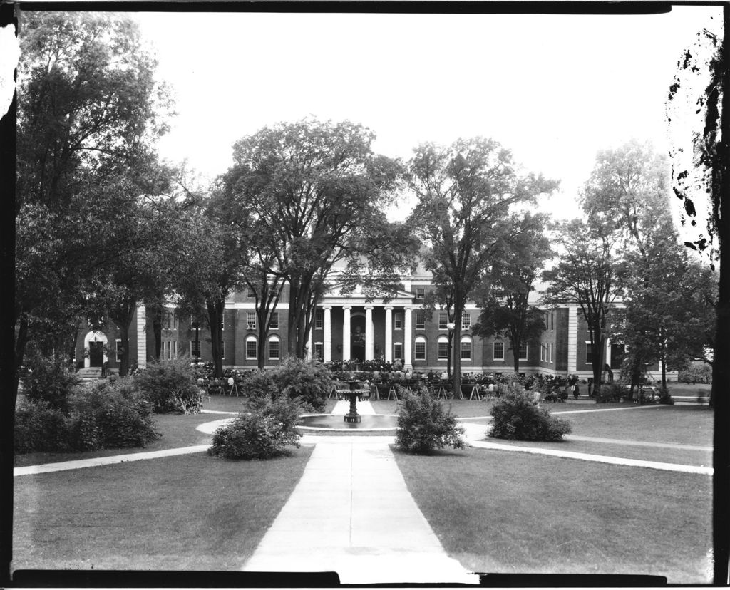 Miniature of UVM - Graduation Ceremony