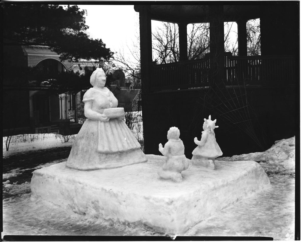 Miniature of UVM - Snow Sculpture