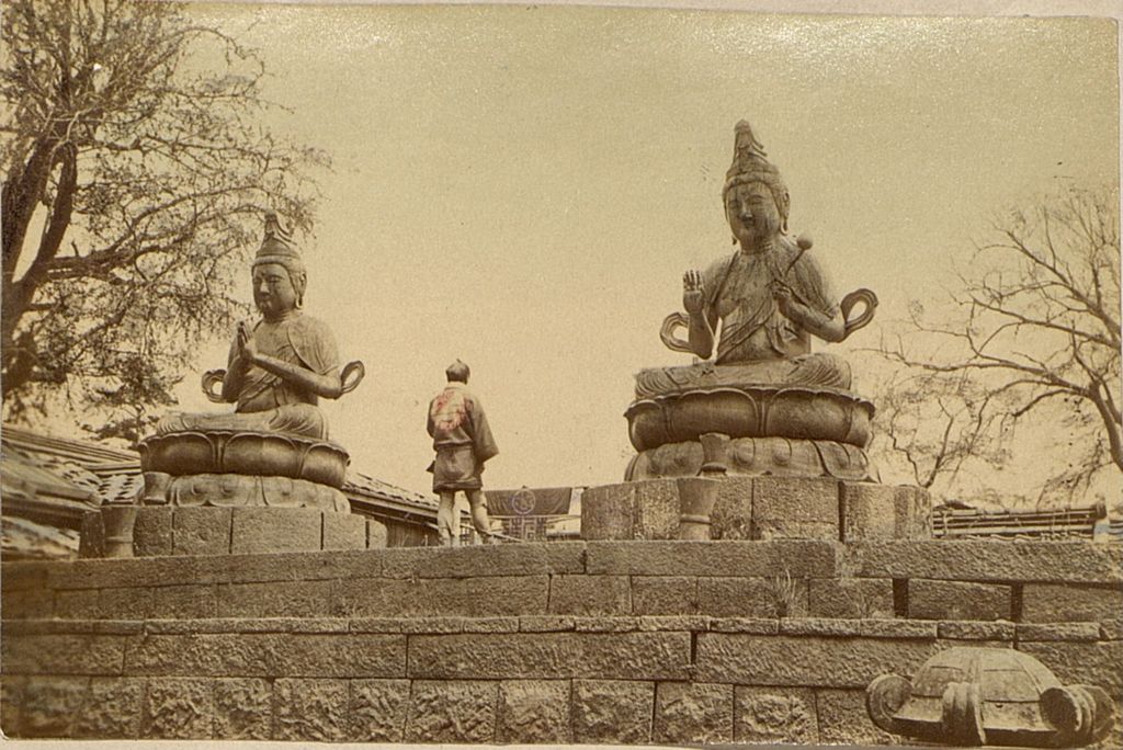 Miniature of A man paying homage to two Buddhist statues