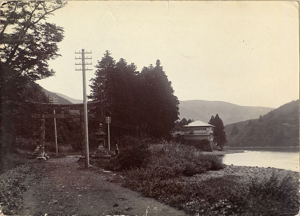 Miniature of The entrance to a rural shrine