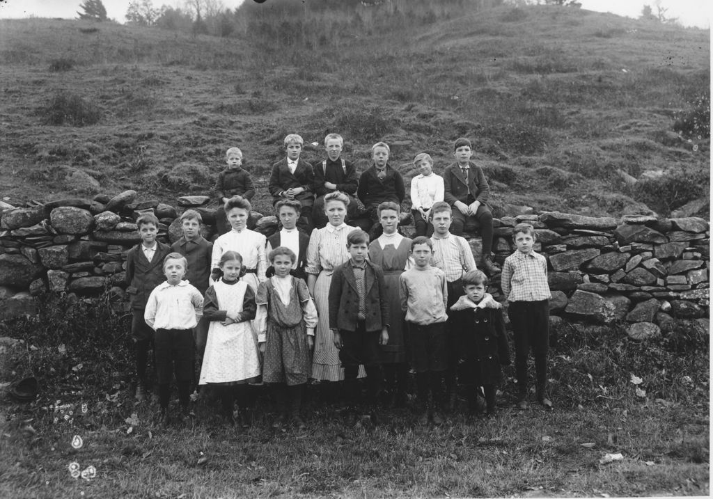 Miniature of Miss Luelle Williams' South Newfane School Class